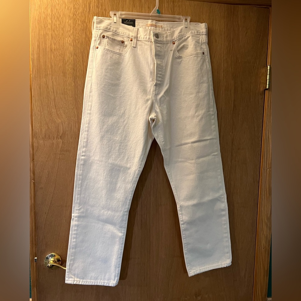NWT Levi’s 32X28 white denim jeans